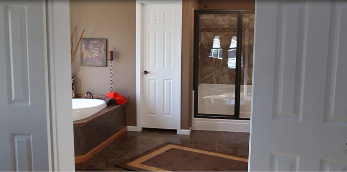 10-master--bath-kabco-home-builders-tunica-show-posted-manufactuctured-home-living-news-com-