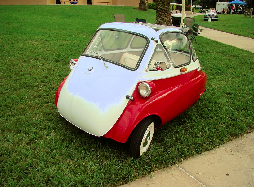 bmw-isetta-2013-lake-mirror-car-classic-lakeland-florida-us-destination-mhlivingnews-com-