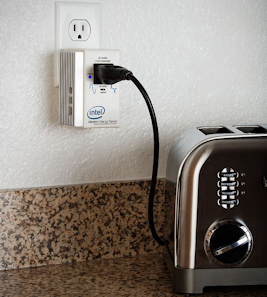 toaster-with-monitor-posted-mhlivingnews-com-