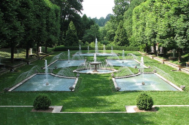 italian_water_garden_fountains_longwood_gardens_kenneth-square-pennsylvania-pa-usa-posted-mhlivingnews-com-