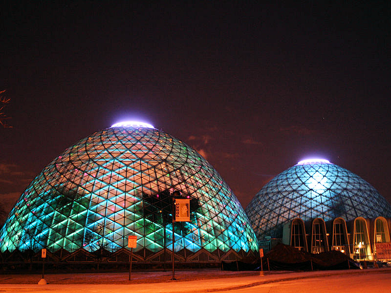 milwaukee_domes_night-1-credit-wikicommons-posted-manufactured-home-living-news