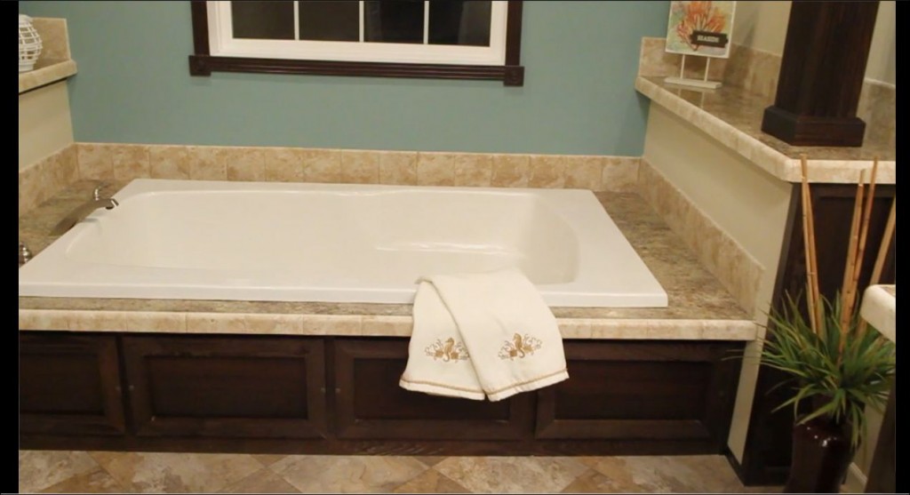8-master-bath-tub-champion-homes-3017-manufactured-home-living-news-com-