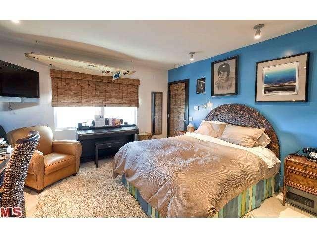 9master-bedroom2--29500-heathercliff-rd-#189-malibu-ca-90265-point-dume-club-betsy-russell-manufactured-home