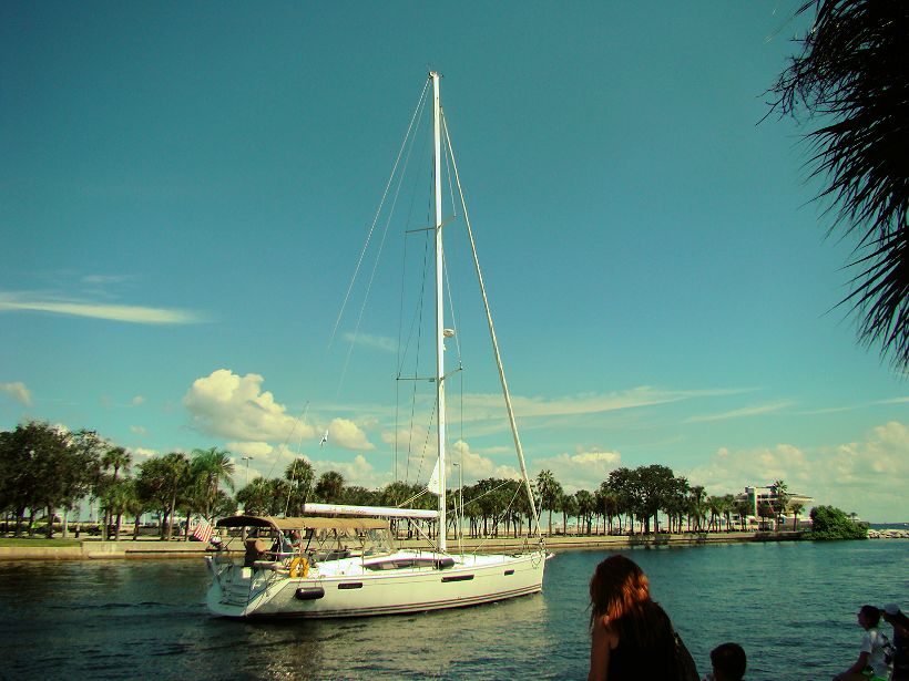 sailing-into-gulf-from-saint-petersburg-yacht-club-marina-demens-landing-park-us-destination-mhlivingnews-com-