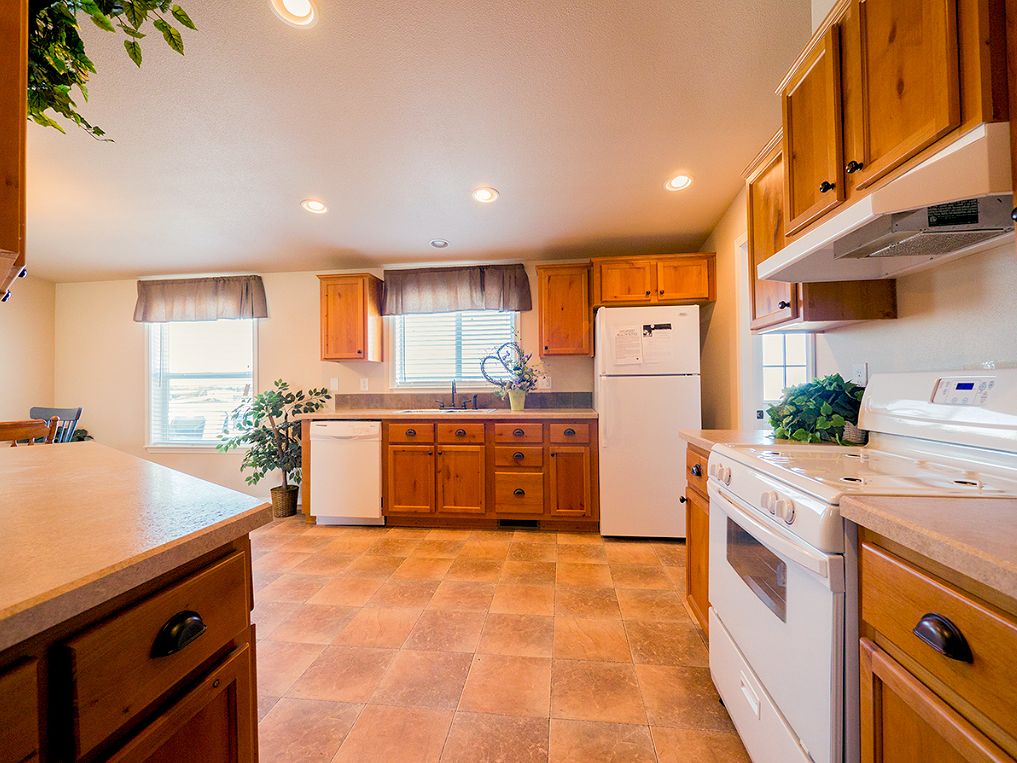 1b-avalanche-4523-kitchen-reverse-view-manufacturedhomes-com-manufactured-home-living-news-com-