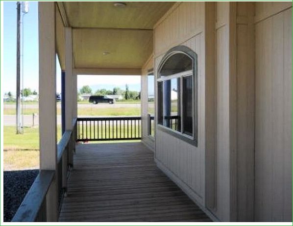 kit-homebuilders-west-golden-state-model3007-option-porch-posted-manufacturedhomelivingnews-com-