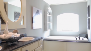 bathroom-sunshine-homes-tunica-manufactured-housing-show-manufacturedhomelivingnews-com-