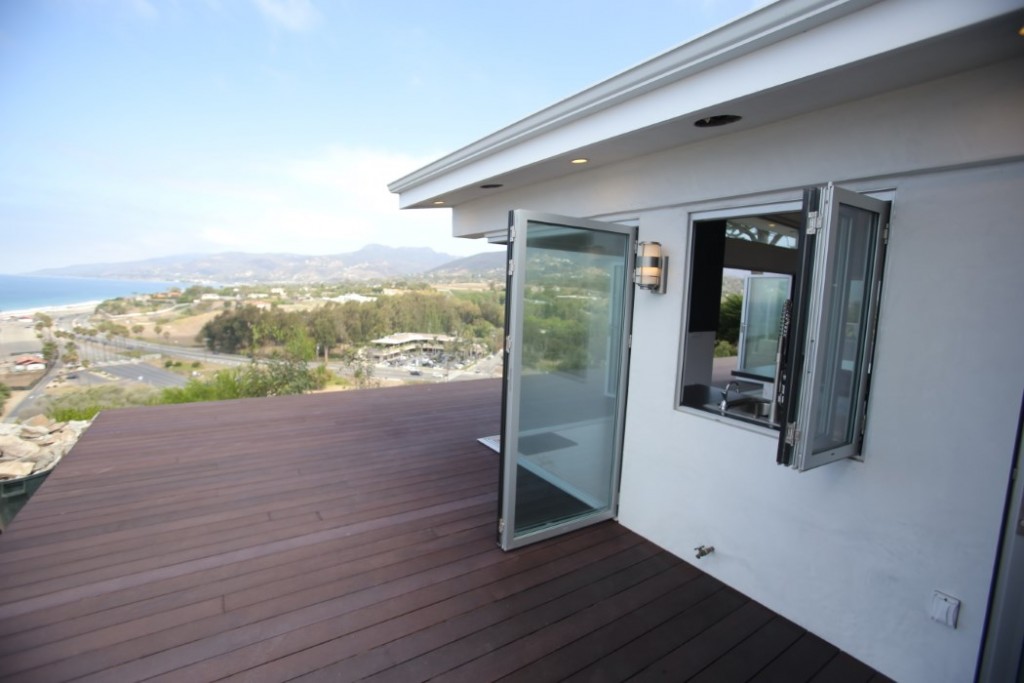 #184ParadiseCoveMalibuCAoceanview-creditSothebysInternationalRealty-postedMHLivingNews-com-