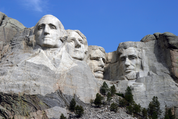 Mount_Rushmore_Monument_creditWikiCommons-PostedMHLivingNews590x393-